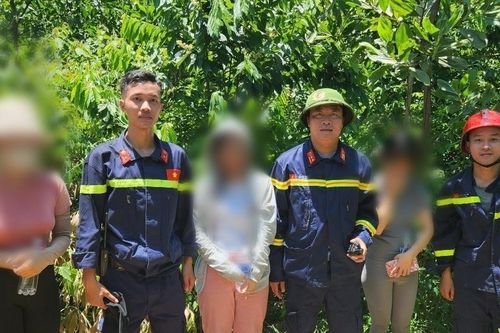 Giải cứu 3 nữ sinh viên đi lạc, mắc kẹt ở núi Hòn Vượn tại Huế