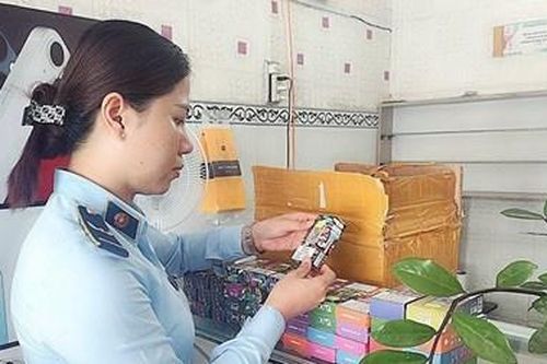 Xử phạt cơ sở kinh doanh, tịch thu thuốc lá điện tử tại Bình Thuận