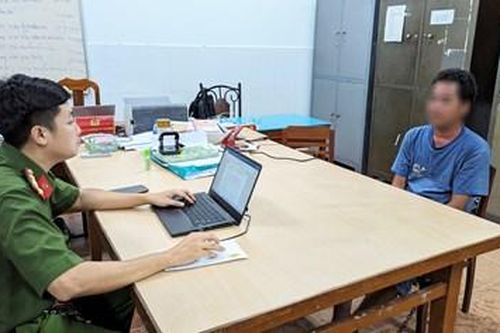 Bắt quả tang đối tượng vận chuyển trái phép 530.150 USD qua biên giới