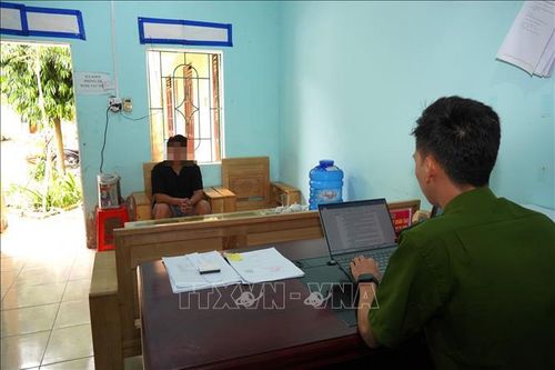 Công an triệu tập người chồng hành hung vợ gây xôn xao dư luận