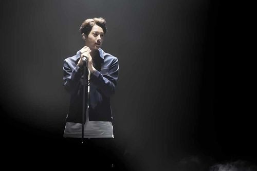 Nam ca sĩ nổi tiếng bất ngờ thông báo giải nghệ?