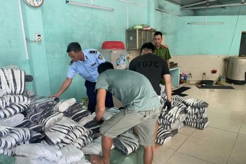 Hải Dương: Tạm giữ hơn 5.000 đế giày giả nhãn hiệu 'NIKE và hình'