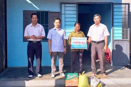 Chủ tịch Hội Nông dân xã Ia Blang gương mẫu học và làm theo Bác