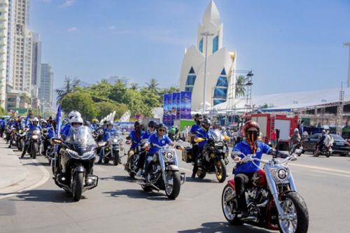Sắc màu liên hoan du lịch biển