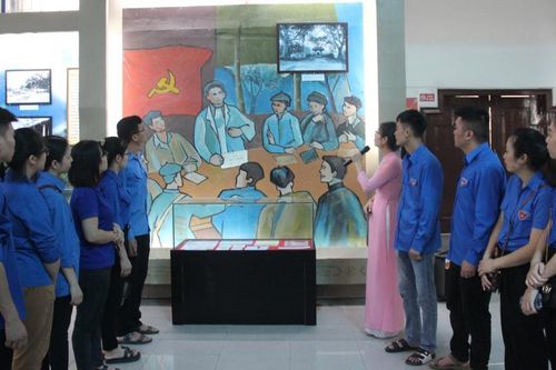 Phát huy truyền thống vẻ vang, xây dựng Lạng Sơn ngày càng phồn vinh, hạnh phúc