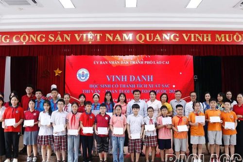 Vinh danh học sinh xuất sắc đoạt giải Câu lạc bộ Văn - Toán tuổi thơ quốc gia năm 2024