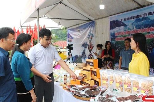 Mường La trưng bày 40 gian hàng giới thiệu các sản phẩm nông sản