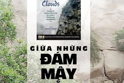 Giữa những đám mây trắng