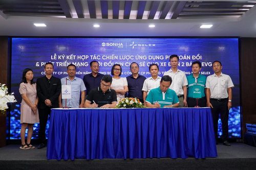 Sơn Hà bắt tay với Selex Motors ứng dụng mạng lưới đổi pin cho xe máy điện