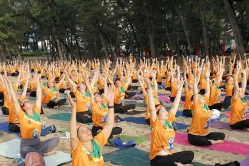 Nhiều địa phương tham gia Ngày Quốc tế yoga lần thứ 10