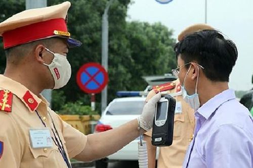 Cấm tuyệt đối nồng độ cồn khi lái xe là cần thiết