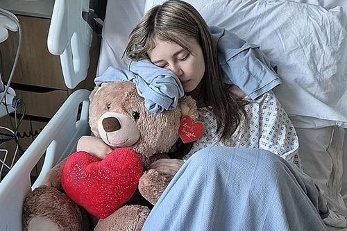 Cô gái 17 tuổi suýt chết vì bị thủng phổi chia sẻ giới trẻ hãy từ bỏ ngay thói quen gây bệnh này