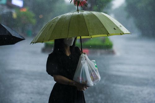 Tại sao mưa đá xuất hiện giữa mùa nóng?