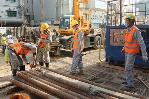 Nhiều khó khăn và áp lực
