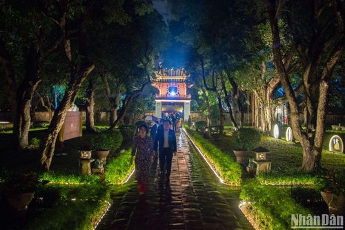Những tour đêm không nên bỏ lỡ ở Hà Nội