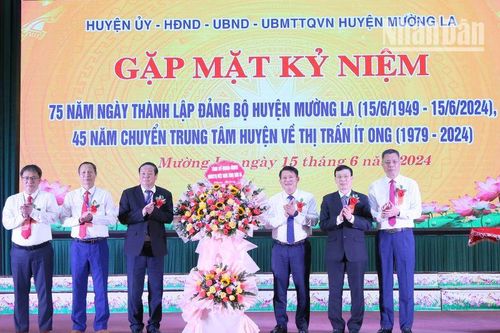 Sơn La kỷ niệm 75 năm ngày thành lập Đảng bộ huyện Mường La