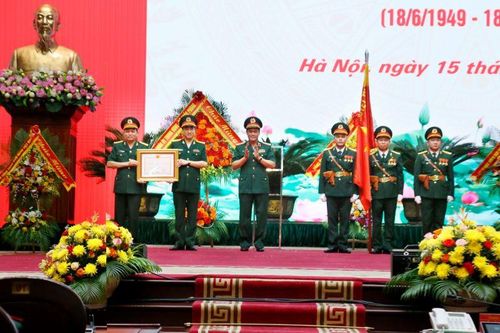 Ngành Vận tải quân sự đón nhận Huân chương Bảo vệ Tổ quốc hạng Nhì