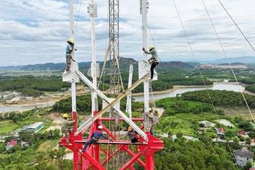 Dồn lực đưa Dự án đường dây 500kV mạch 3 Quảng Trạch-Phố Nối về đích - Bài 3: Tiến độ song hành cùng chất lượng