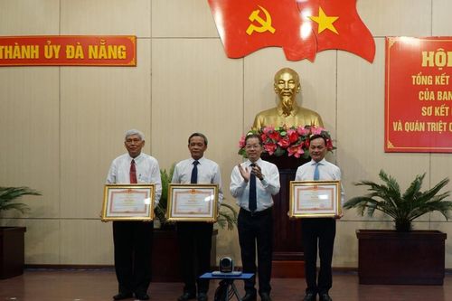 Chú trọng xây dựng con người Đà Nẵng phát triển toàn diện