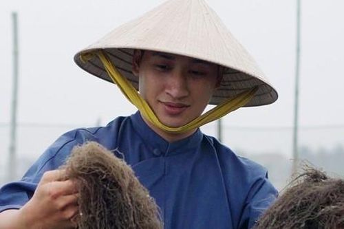 Chàng trai xứ Huế dùng tài năng sáng tạo để quảng bá văn hóa, ẩm thực quê nhà