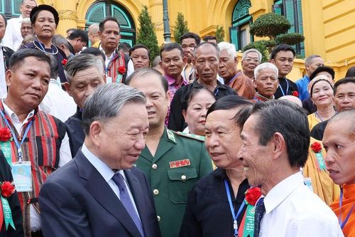 Chăm lo tốt hơn đời sống vật chất, tinh thần cho đồng bào dân tộc thiểu số