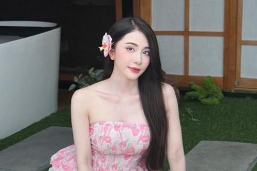'Cá sấu chúa' Quỳnh Nga U40 trẻ trung, ăn diện quyến rũ