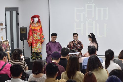 'Mùa show' tôn vinh văn hóa truyền thống