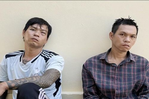 Bắt 2 đối tượng bị truy nã đặc biệt nguy hiểm, thu giữ nhiều súng và hung khí