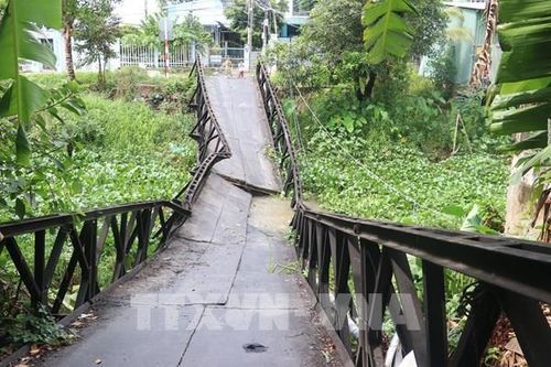 Đồng Tháp: Xe chở nước đá làm sập cầu Cái Tôm Trong