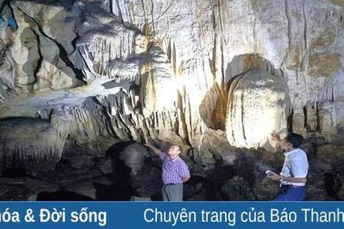 Khám phá hang động tại núi Đụn