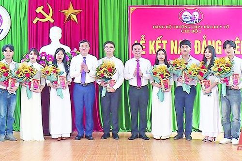 Hiệu quả trong đổi mới phương thức lãnh đạo: Nhìn từ cách thức tổ chức thực hiện tại Đảng bộ TP Thanh Hóa (Bài 2): Chú trọng khâu 'then chốt' xây dựng Đảng và hệ thống chính trị