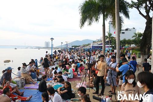 Lễ hội pháo hoa quốc tế Đà Nẵng 2024: Người dân, du khách háo hức chờ đợi màn đối đầu kịch tính của Ý và Mỹ