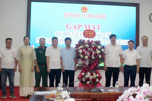 Huyện Tuần Giáo gặp mặt các cơ quan báo chí nhân dịp kỷ niệm 99 năm Ngày Báo chí cách mạng Việt Nam