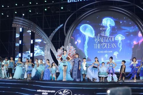 Chương trình ca nhạc, thời trang Tôn vinh bản sắc Việt - Dấu ấn Nha Trang