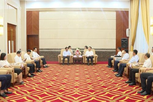 Bí thư Tỉnh ủy Đặng Xuân Phong gặp mặt xã giao Bí thư Châu ủy Hồng Hà Triệu Thụy Quân