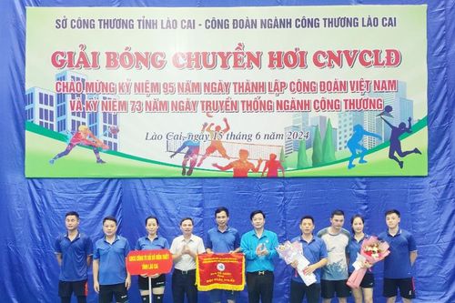 Công đoàn cơ sở Công ty TNHH MTV Xổ số kiến thiết Lào Cai giành giải Nhất Giải bóng chuyền hơi ngành công thương lần thứ V