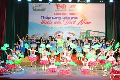 Thắp sáng ước mơ thiếu nhi Việt Nam