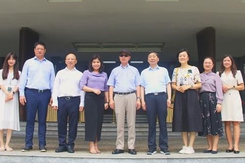 Đoàn đại biểu Ủy ban Đối ngoại Nhân đại toàn quốc Trung Quốc tham quan các di tích lịch sử tại TP. Hồ Chí Minh