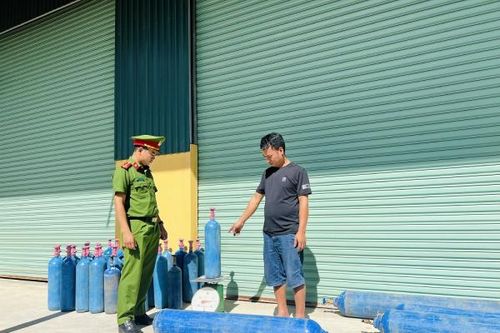 Phát hiện xe tải chở khí cười từ phía Bắc vào TP Hồ Chí Minh tiêu thụ