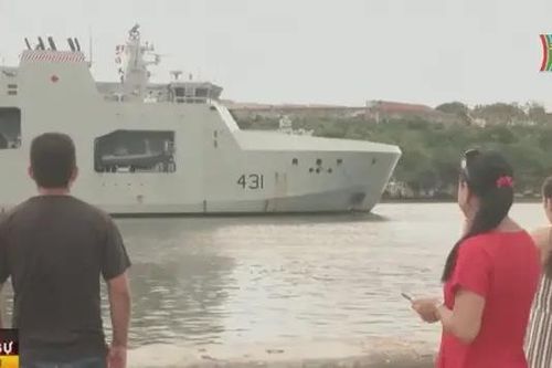 Tàu Hải quân Hoàng gia Canada thăm Cuba