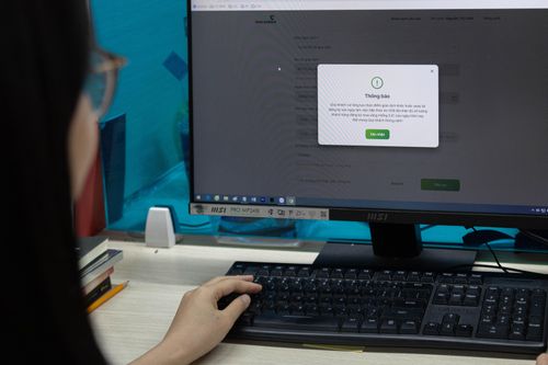 Ngân hàng bán vàng online, khách canh nhiều ngày vẫn khó mua