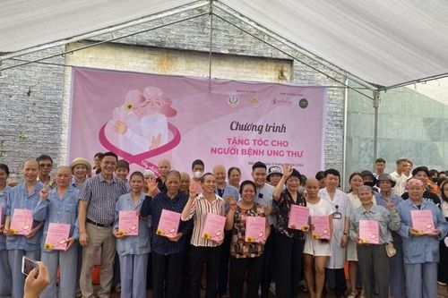 Thông tin mới nhất vụ salon tóc nổi tiếng 'ăn chặn' tóc hiến tặng cho bệnh nhân ung thư gây xôn xao dư luận