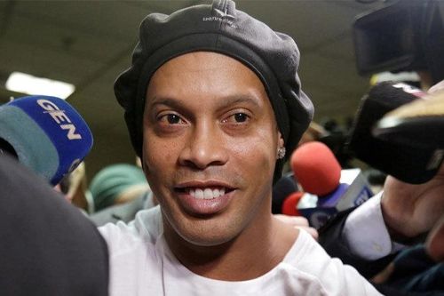 Ronaldinho bị hiểu lầm