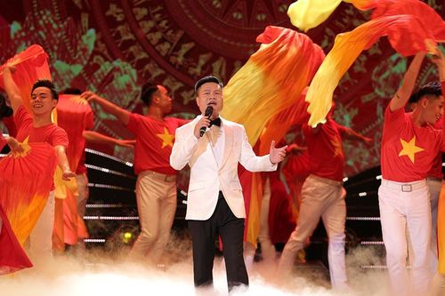 NSƯT Hoàng Tùng ca ngợi tình cha với 'Cha để lại cho con' của nhạc sĩ Nguyễn Thành Trung