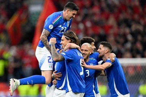 Thủng lưới chỉ sau 23 giây, Italy vẫn ngược dòng đánh bại Albania