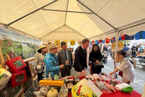 Rực rỡ sắc màu Việt Nam tại Hội chợ Thương mại - Ẩm thực ASEAN 2024 ở Stockholm, Thụy Điển