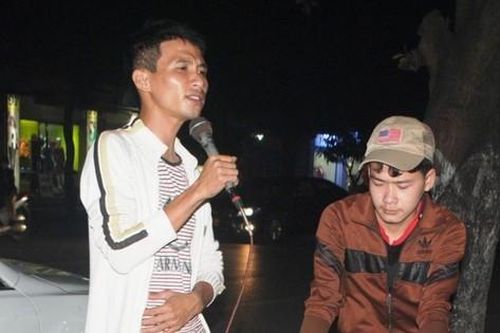 Vui buồn nghề hát rong