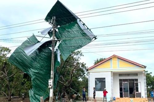 Mưa lớn kèm giông lốc gây nhiều thiệt hại ở Gia Lai