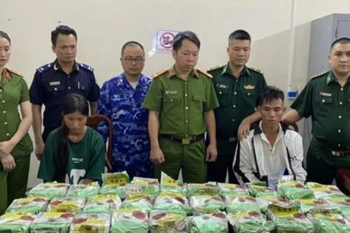 Cặp vợ chồng bị bắt khi vận chuyển 30kg ma túy