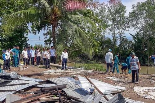 Cần Thơ: Mưa đá, giông lốc làm một người tử vong, hàng chục căn nhà hư hỏng